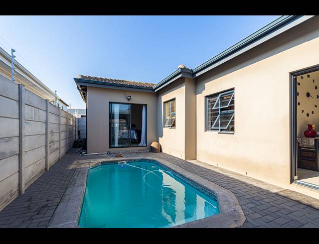 4 BEDROOM HOUSE FOR SALE IN PARKLANDS NORTH